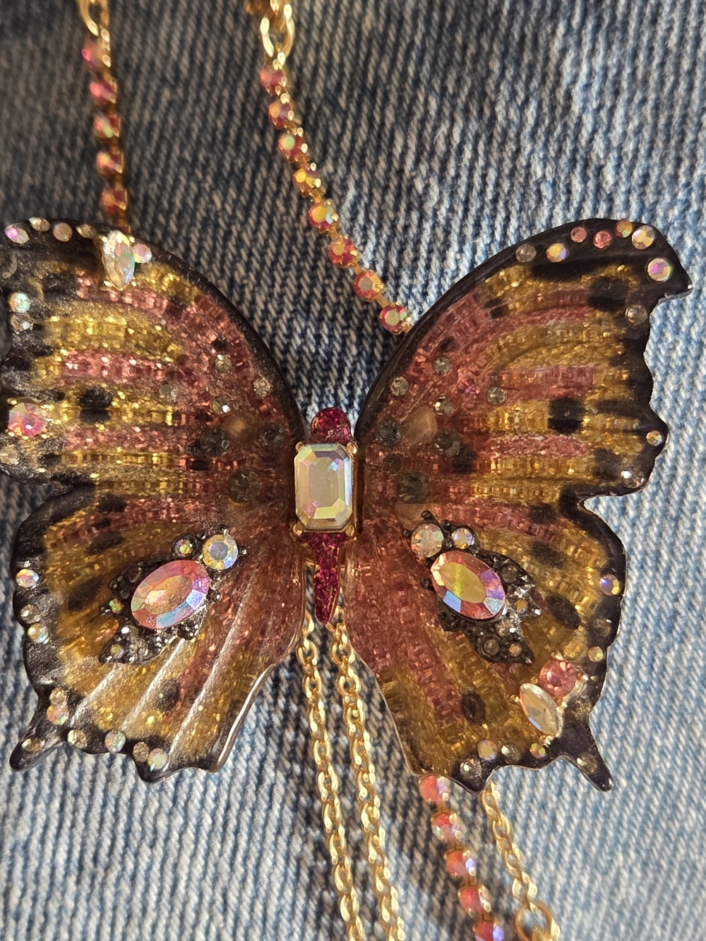 🦋 Betsey Johnson Butterfly Crystal Pendant Necklace - Pink and Gold - Picture 5 of 8